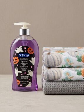 NWT Fall Hand Towel Set of 3 & Limited Edition Softsoap Haunted Halloween Bundle